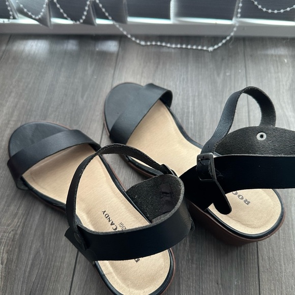 Rock & Candy Black Minimalist Sandals - Picture 7 of 9